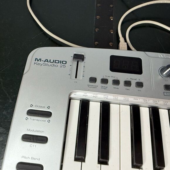 M-Audio KeyStudio 25 MIDI Controller Keyboard Mini USB Board As Photographed - Picture 2 of 9